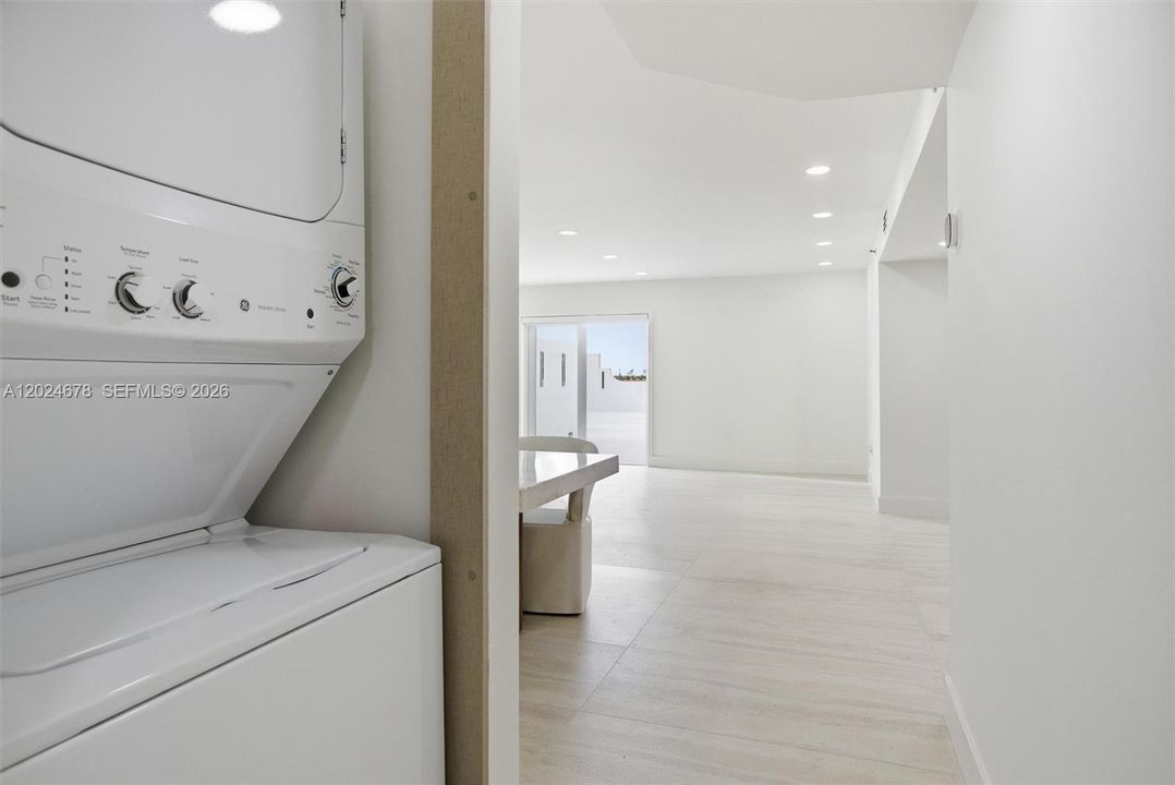 Activo con contrato: $7,000 (3 camas, 2 baños, 1380 Pies cuadrados)