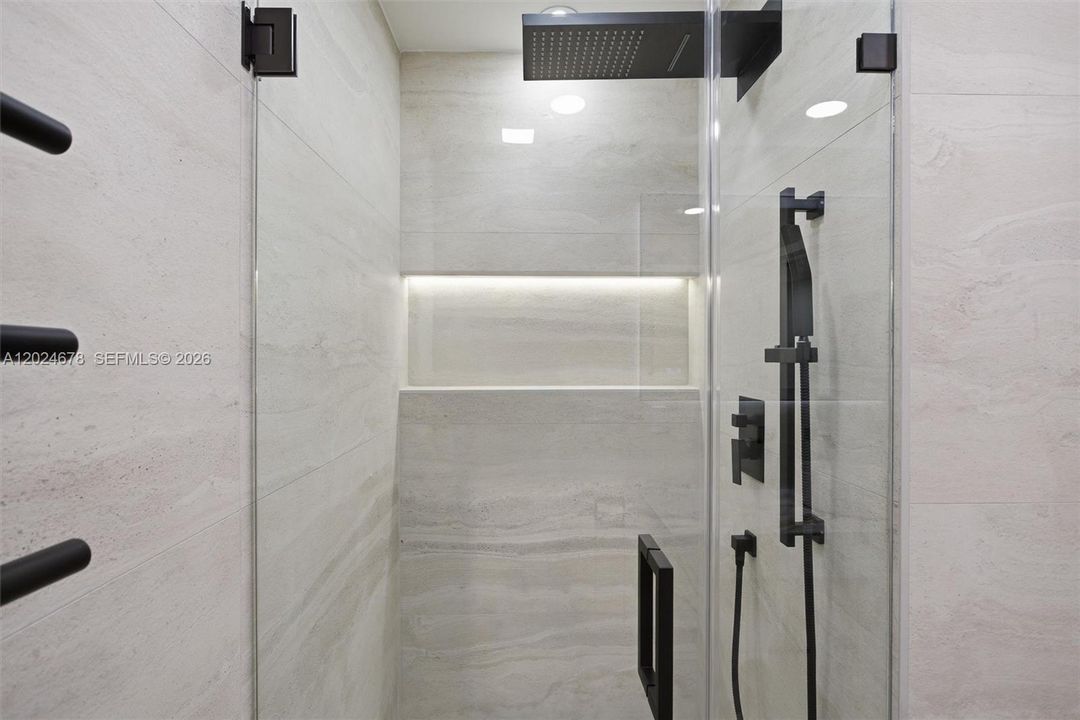 Activo con contrato: $7,000 (3 camas, 2 baños, 1380 Pies cuadrados)