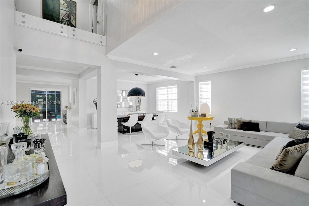 For Rent: $10,100 (5 beds, 4 baths, 3894 Square Feet)