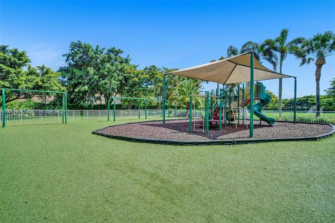 For Rent: $10,100 (5 beds, 4 baths, 3894 Square Feet)