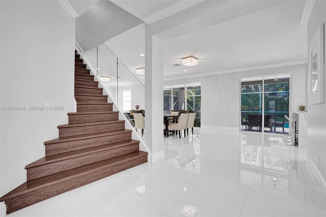 For Rent: $10,100 (5 beds, 4 baths, 3894 Square Feet)