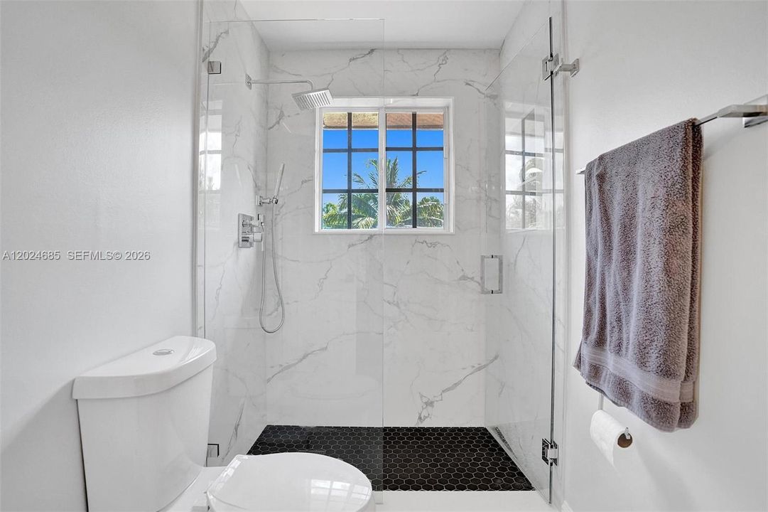 For Rent: $10,100 (5 beds, 4 baths, 3894 Square Feet)