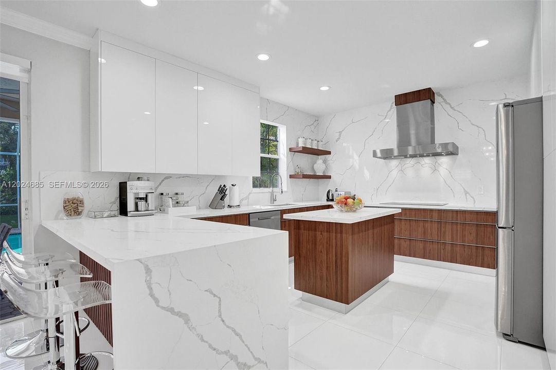 For Rent: $10,100 (5 beds, 4 baths, 3894 Square Feet)