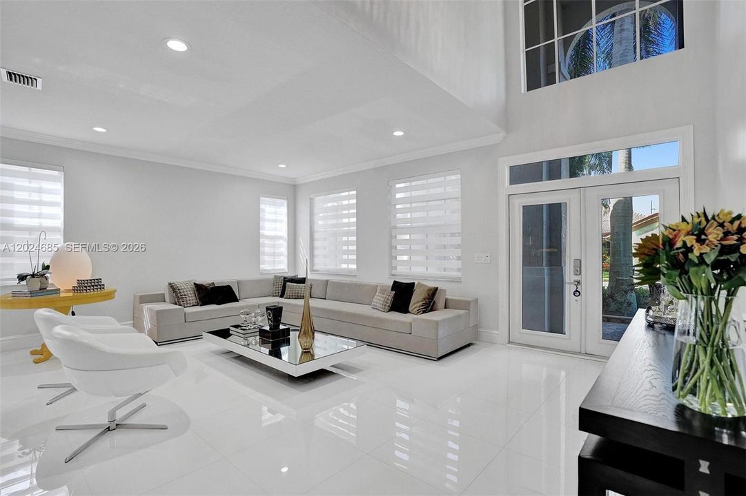For Rent: $10,100 (5 beds, 4 baths, 3894 Square Feet)