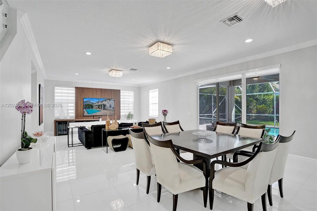 For Rent: $10,100 (5 beds, 4 baths, 3894 Square Feet)