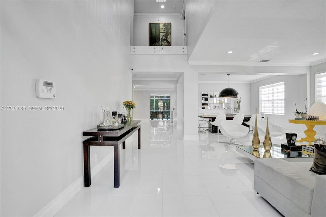 For Rent: $10,100 (5 beds, 4 baths, 3894 Square Feet)