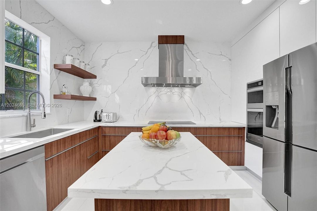 For Rent: $10,100 (5 beds, 4 baths, 3894 Square Feet)