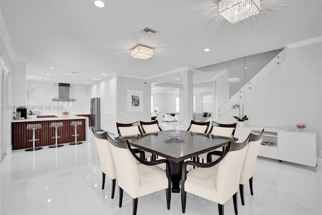 For Rent: $10,100 (5 beds, 4 baths, 3894 Square Feet)