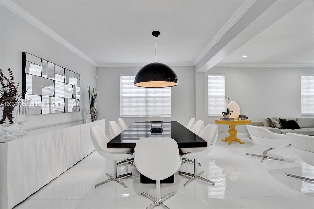 For Rent: $10,100 (5 beds, 4 baths, 3894 Square Feet)