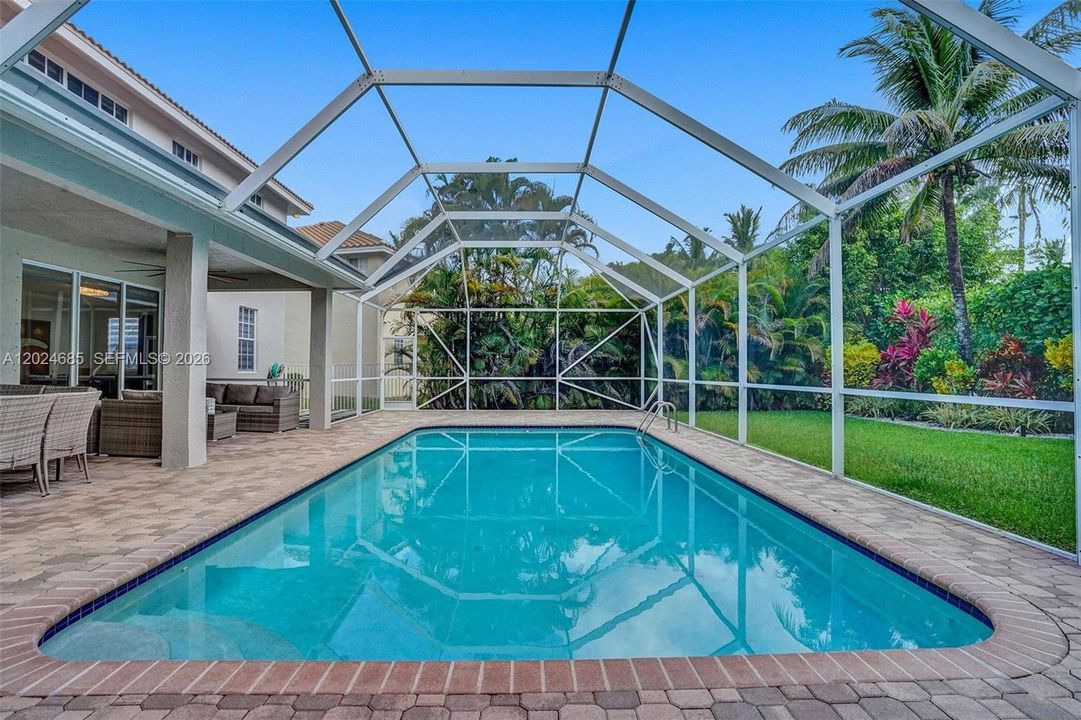 For Rent: $10,100 (5 beds, 4 baths, 3894 Square Feet)