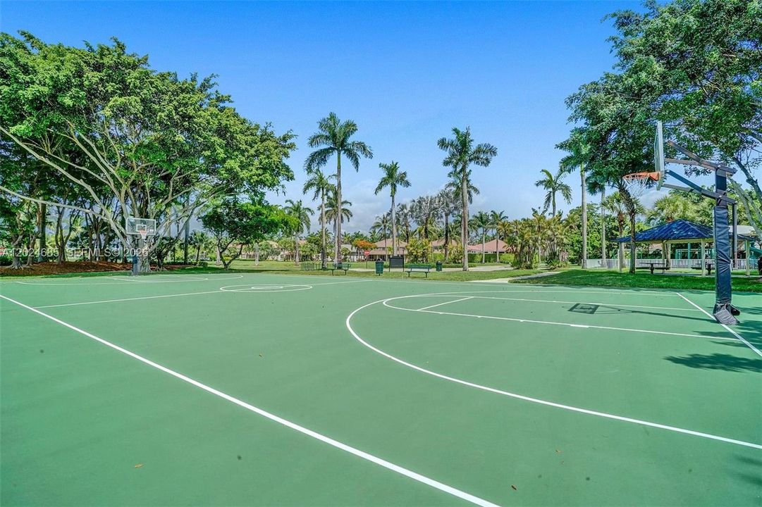 For Rent: $10,100 (5 beds, 4 baths, 3894 Square Feet)