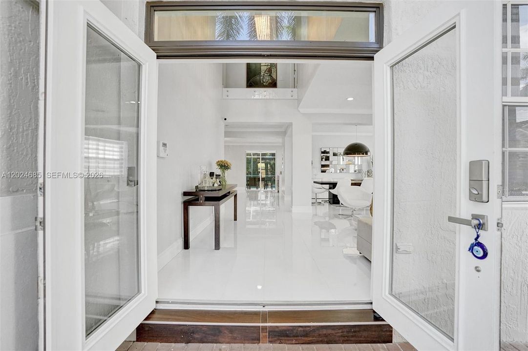 For Rent: $10,100 (5 beds, 4 baths, 3894 Square Feet)