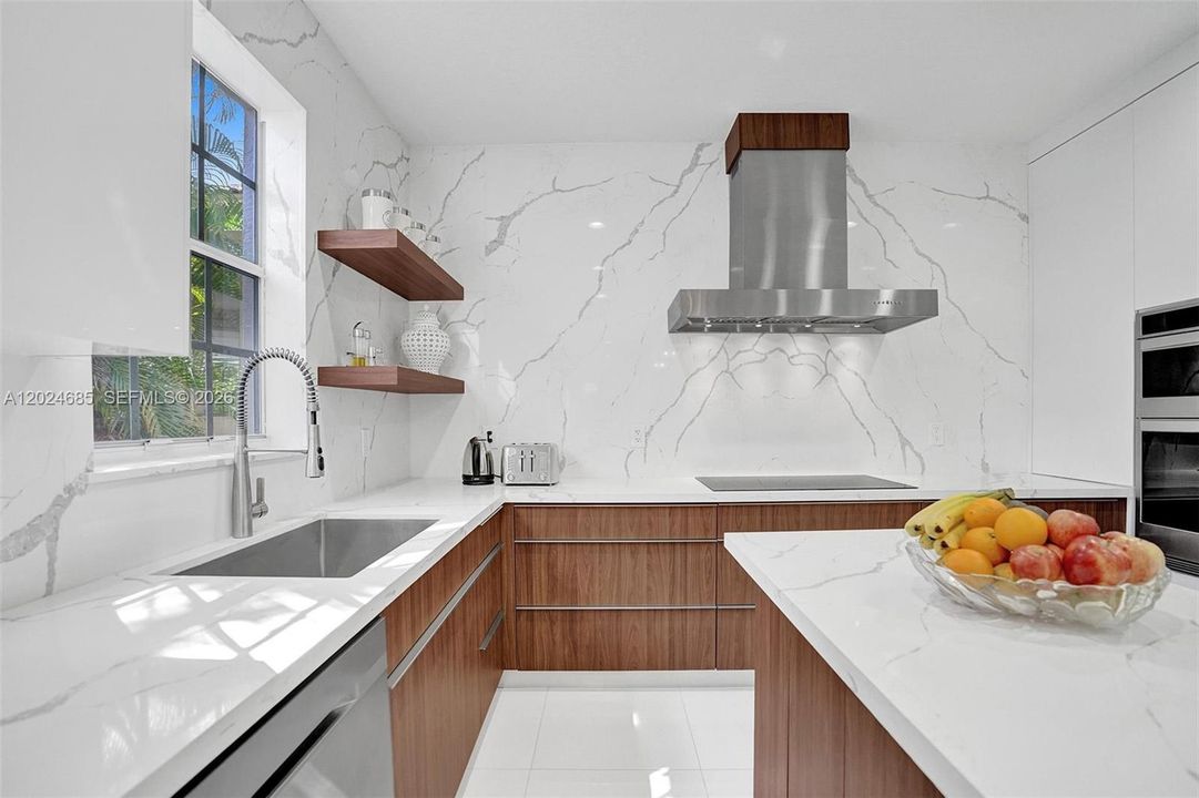 For Rent: $10,100 (5 beds, 4 baths, 3894 Square Feet)