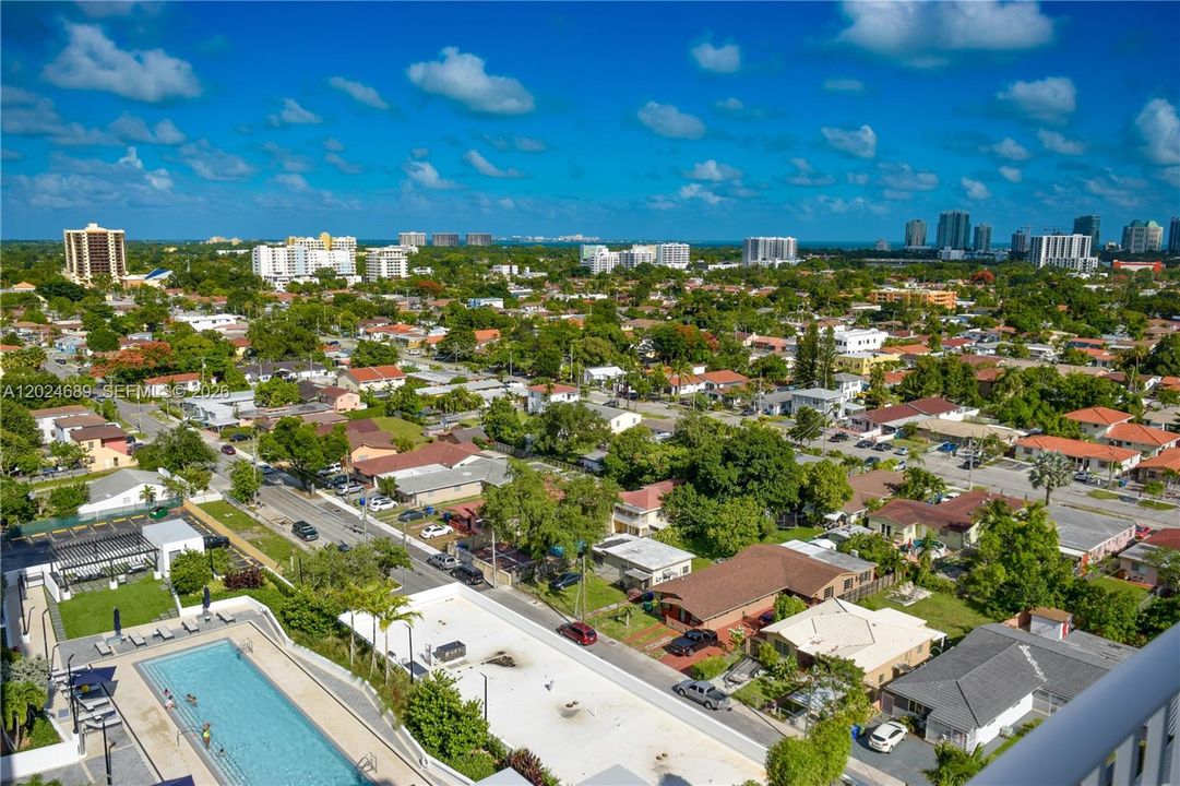 For Sale: $399,900 (1 beds, 1 baths, 700 Square Feet)