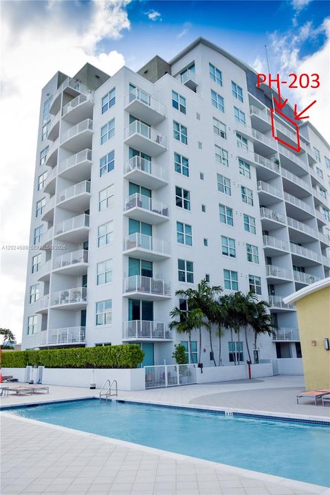 For Sale: $399,900 (1 beds, 1 baths, 700 Square Feet)
