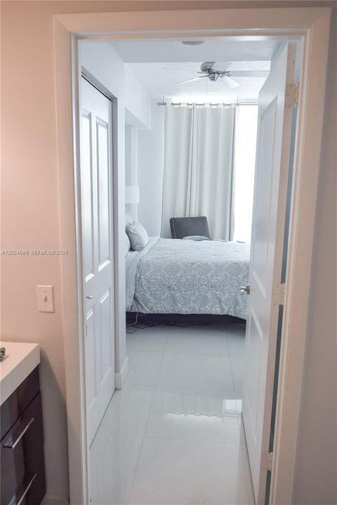 For Sale: $399,900 (1 beds, 1 baths, 700 Square Feet)