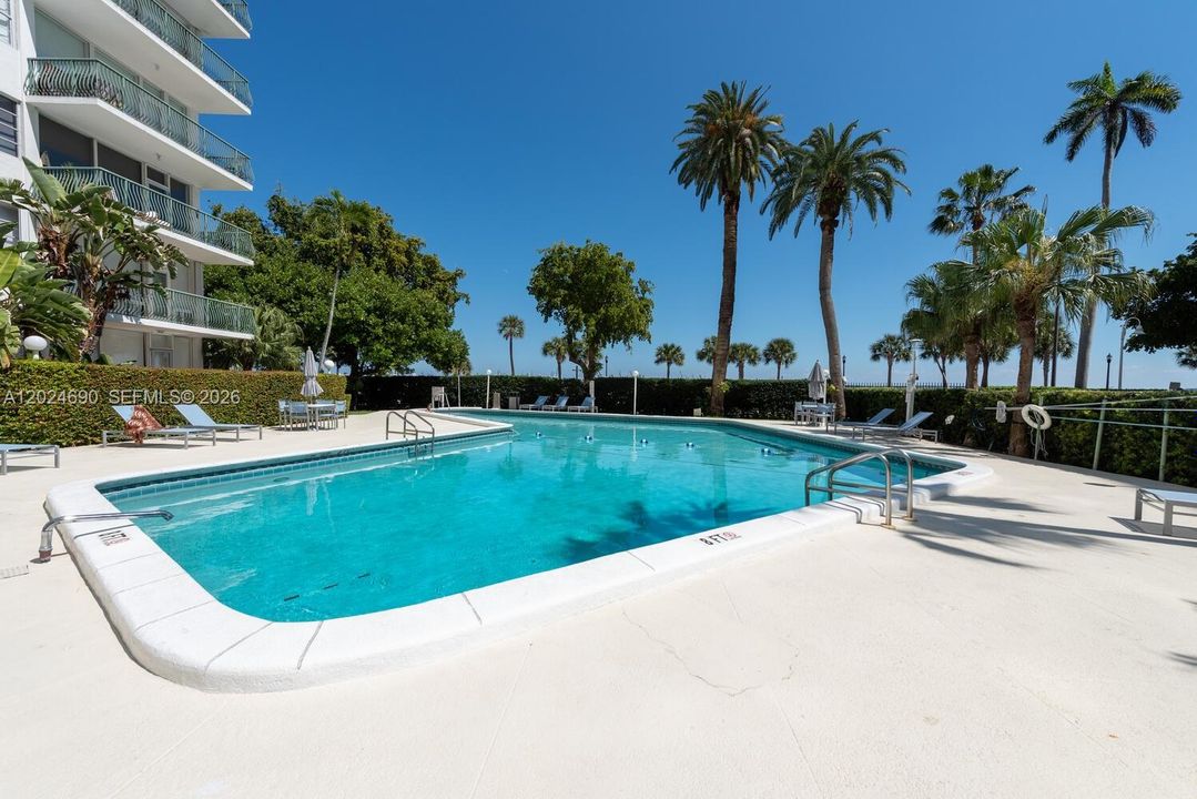 En Venta: $299,000 (0 camas, 1 baños, 480 Pies cuadrados)