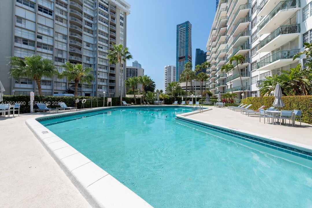 En Venta: $299,000 (0 camas, 1 baños, 480 Pies cuadrados)