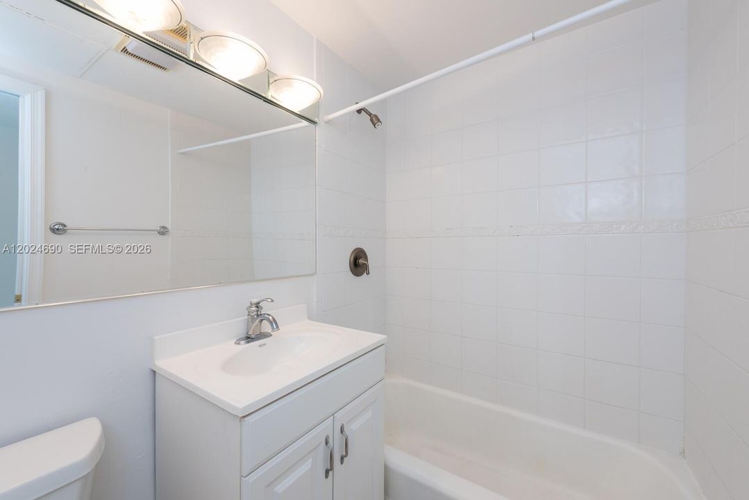 En Venta: $299,000 (0 camas, 1 baños, 480 Pies cuadrados)