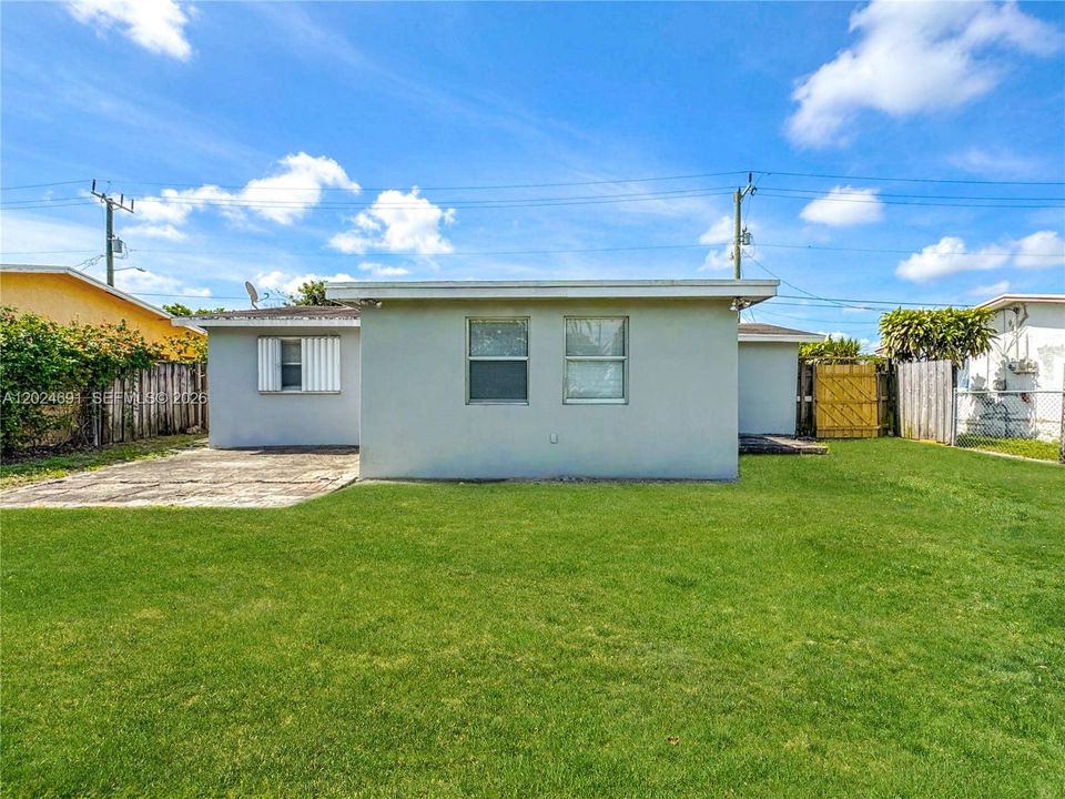 В аренду: $2,495 (3 спален, 1 ванн, 1284 Квадратных фут)