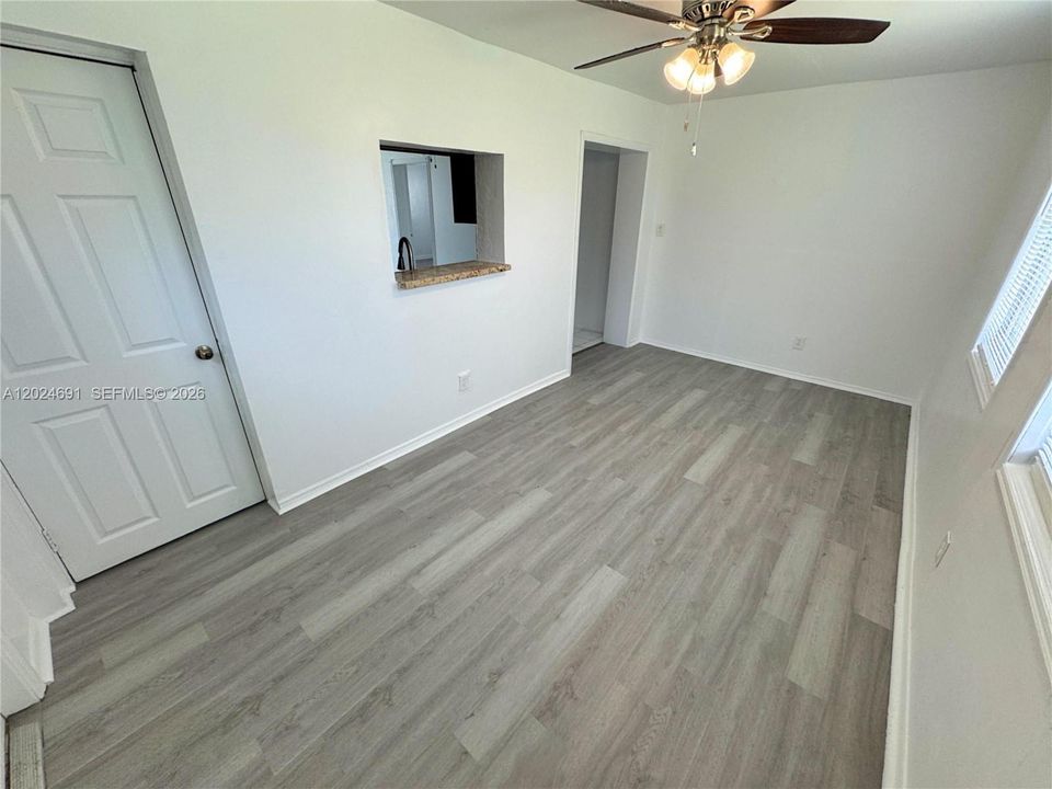 В аренду: $2,495 (3 спален, 1 ванн, 1284 Квадратных фут)