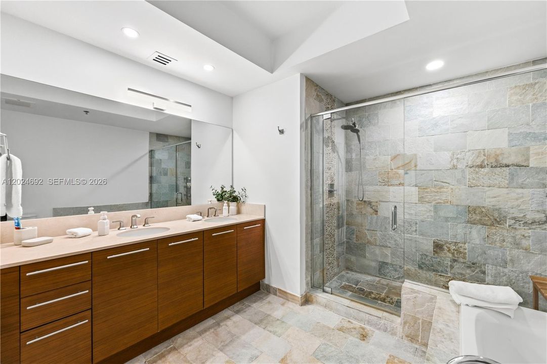 В аренду: $3,500 (3 спален, 2 ванн, 1271 Квадратных фут)