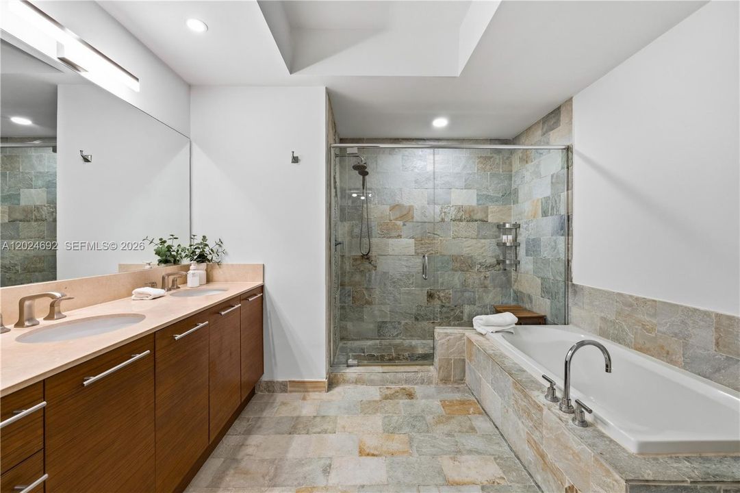 В аренду: $3,500 (3 спален, 2 ванн, 1271 Квадратных фут)