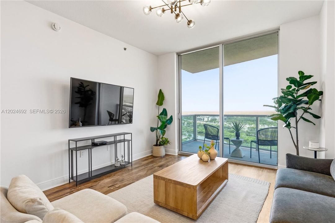 В аренду: $3,500 (3 спален, 2 ванн, 1271 Квадратных фут)