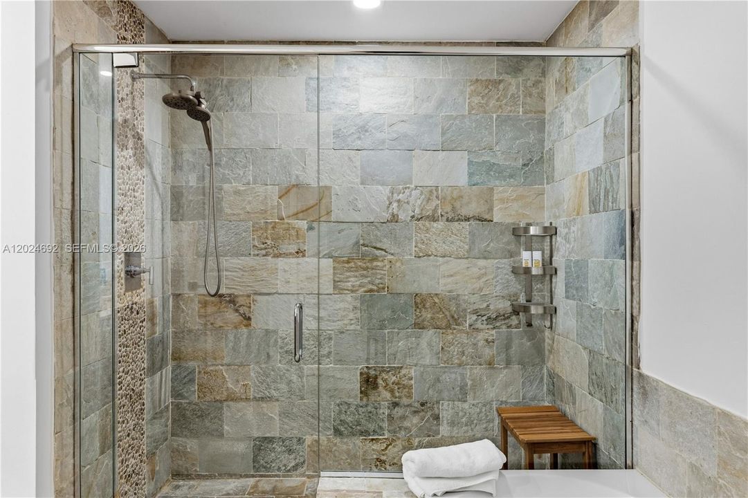 В аренду: $3,500 (3 спален, 2 ванн, 1271 Квадратных фут)