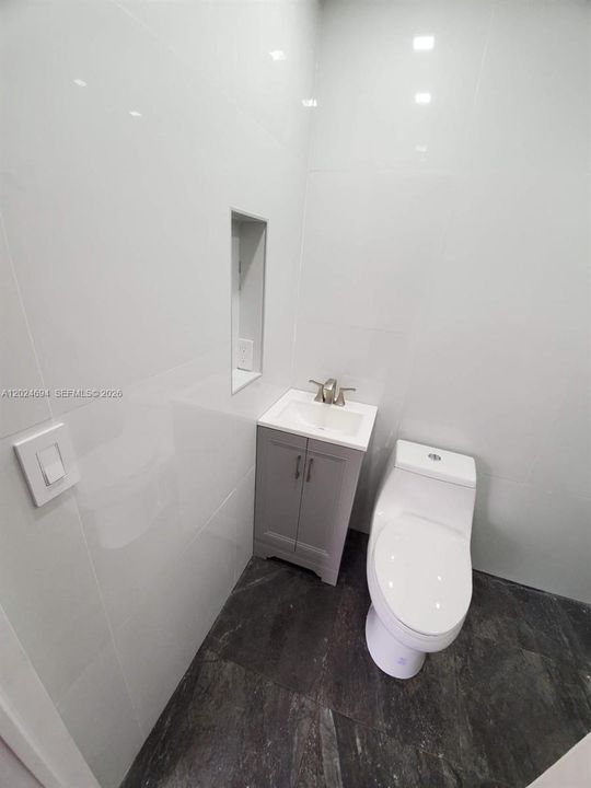 В аренду: $4,000 (3 спален, 3 ванн, 1438 Квадратных фут)