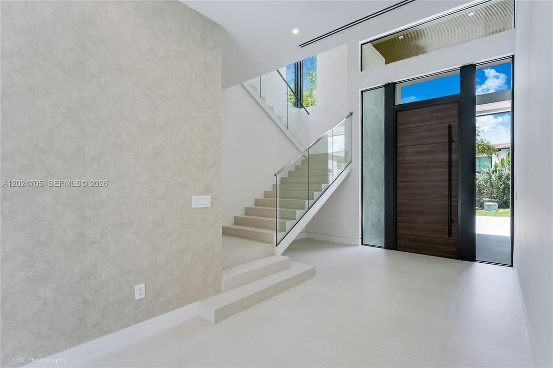 For Sale: $6,250,000 (6 beds, 5 baths, 5200 Square Feet)