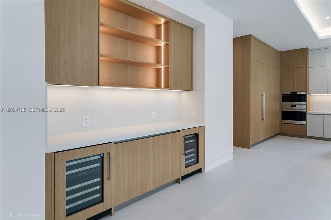 For Sale: $6,250,000 (6 beds, 5 baths, 5200 Square Feet)