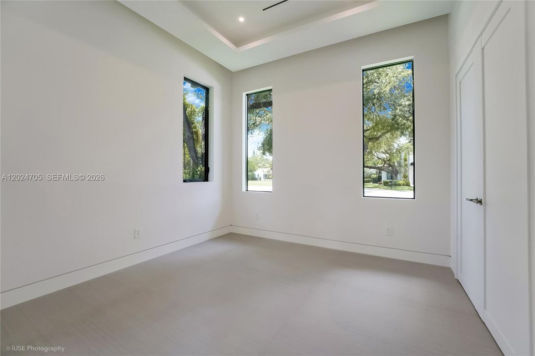 For Sale: $6,250,000 (6 beds, 5 baths, 5200 Square Feet)