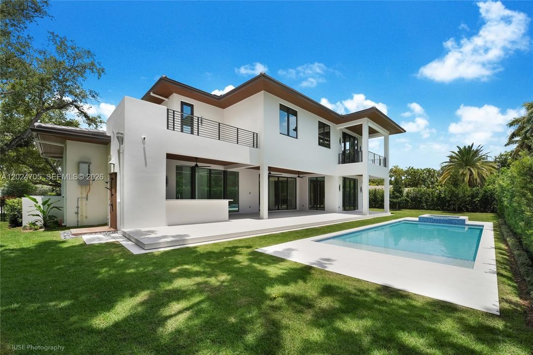 For Sale: $6,250,000 (6 beds, 5 baths, 5200 Square Feet)