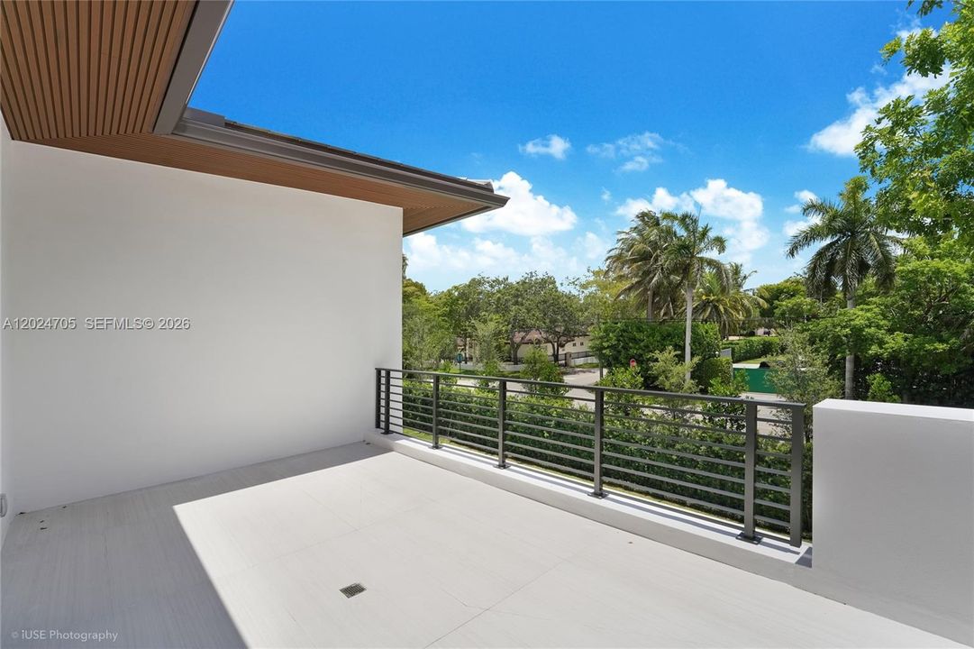 For Sale: $6,250,000 (6 beds, 5 baths, 5200 Square Feet)