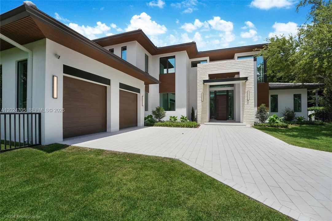 For Sale: $6,250,000 (6 beds, 5 baths, 5200 Square Feet)