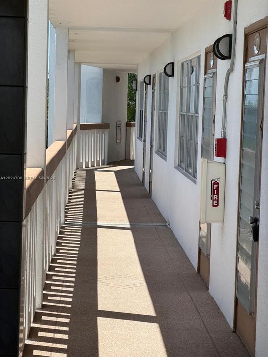 For Rent: $1,680 (1 beds, 1 baths, 738 Square Feet)