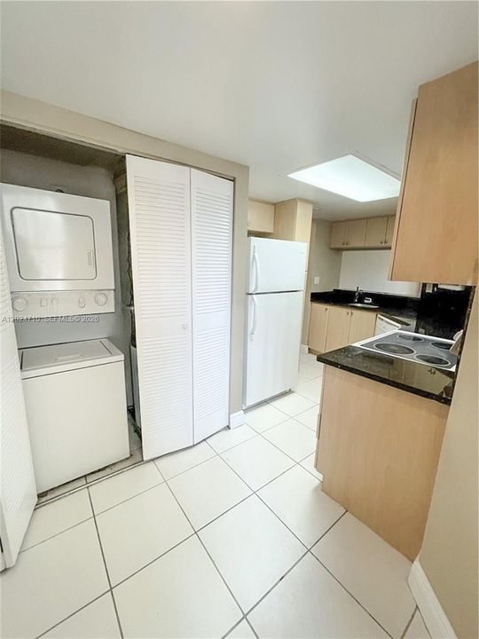 For Rent: $1,950 (2 beds, 2 baths, 1020 Square Feet)