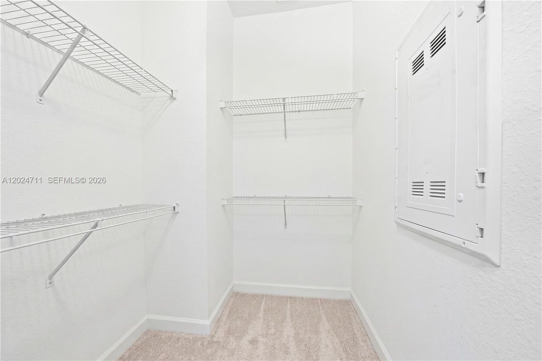 En Venta: $325,000 (2 camas, 2 baños, 1104 Pies cuadrados)