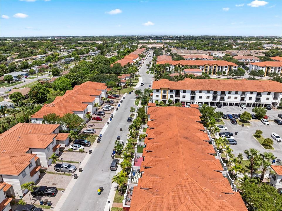 En Venta: $325,000 (2 camas, 2 baños, 1104 Pies cuadrados)