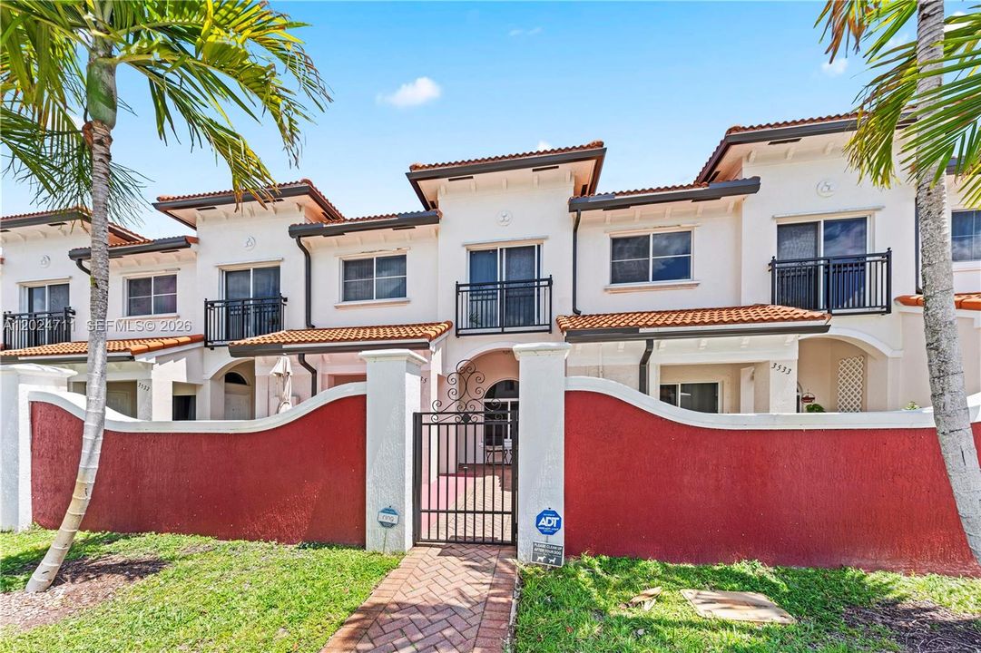 En Venta: $325,000 (2 camas, 2 baños, 1104 Pies cuadrados)