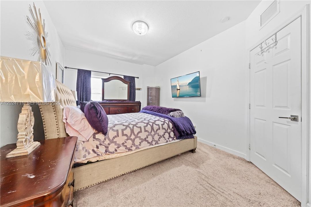 En Venta: $325,000 (2 camas, 2 baños, 1104 Pies cuadrados)