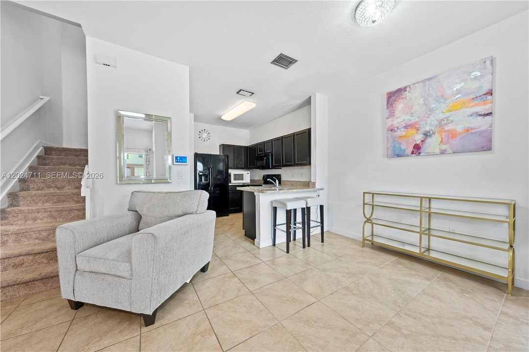 En Venta: $325,000 (2 camas, 2 baños, 1104 Pies cuadrados)