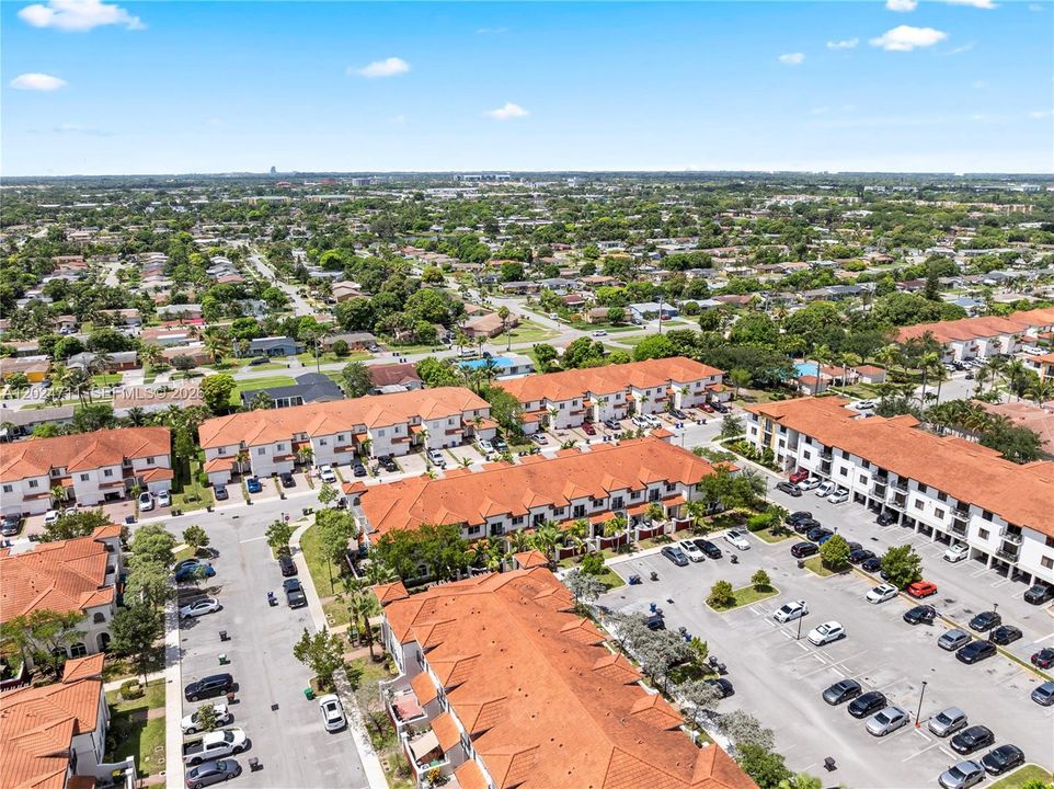 En Venta: $325,000 (2 camas, 2 baños, 1104 Pies cuadrados)
