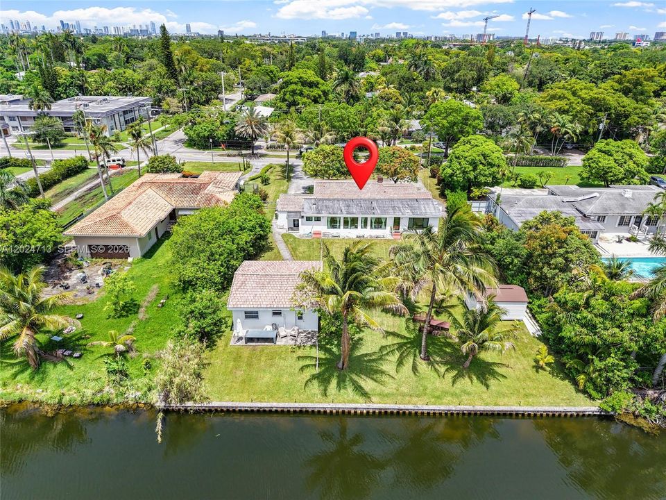 For Sale: $2,150,000 (6 beds, 5 baths, 3633 Square Feet)