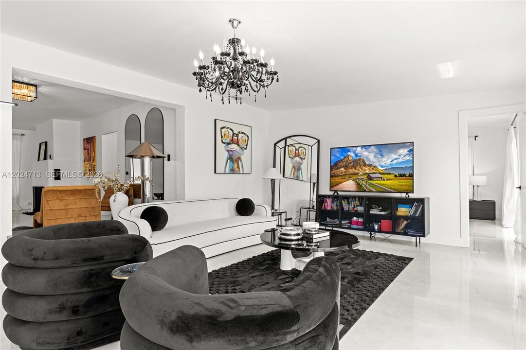 For Sale: $2,150,000 (6 beds, 5 baths, 3633 Square Feet)