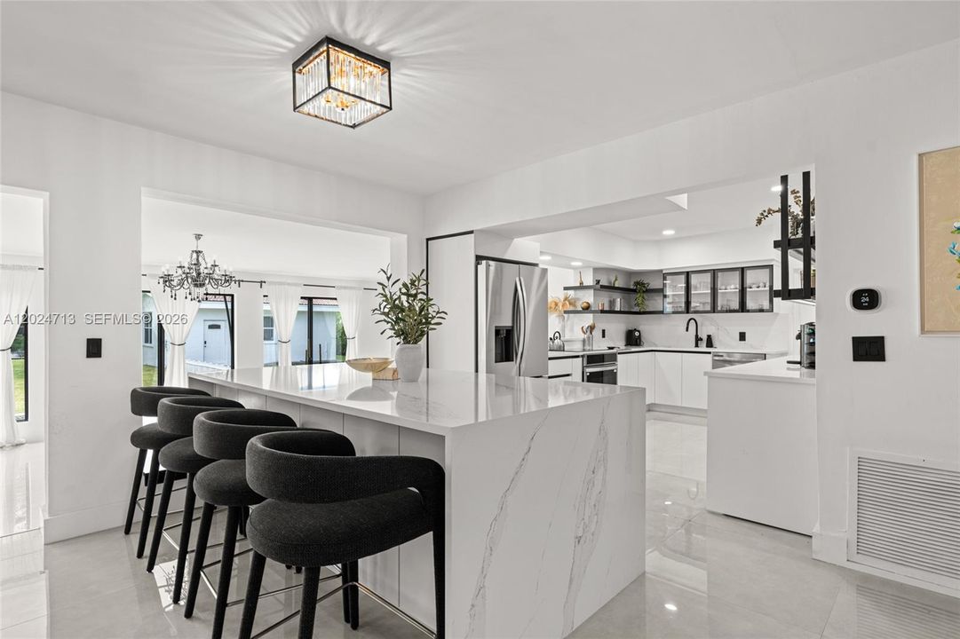 For Sale: $2,150,000 (6 beds, 5 baths, 3633 Square Feet)