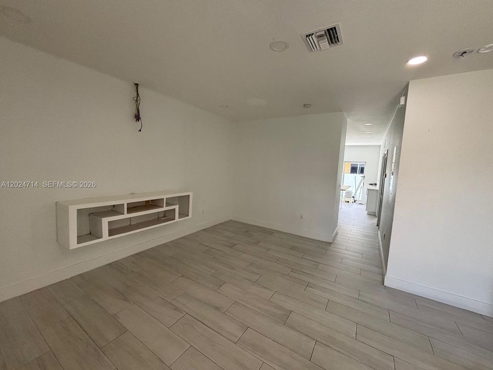 В аренду: $2,700 (3 спален, 2 ванн, 2400 Квадратных фут)