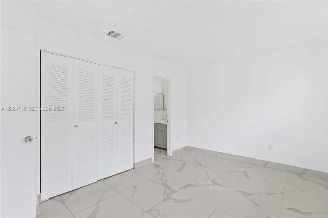 В аренду: $2,175 (2 спален, 2 ванн, 812 Квадратных фут)