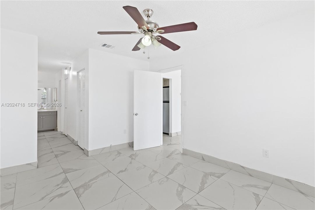 В аренду: $2,175 (2 спален, 2 ванн, 812 Квадратных фут)